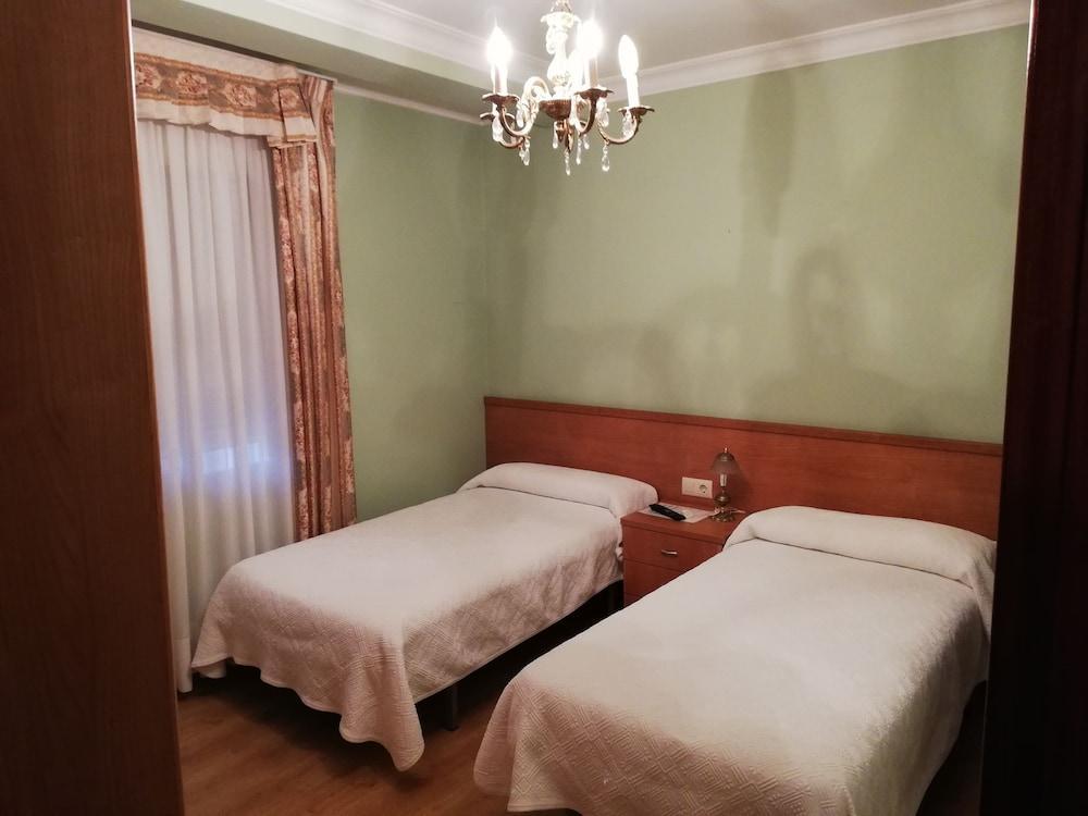Hostal Restaurante La Cepa Cariño Eksteriør billede