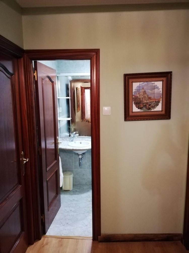Hostal Restaurante La Cepa Cariño Eksteriør billede