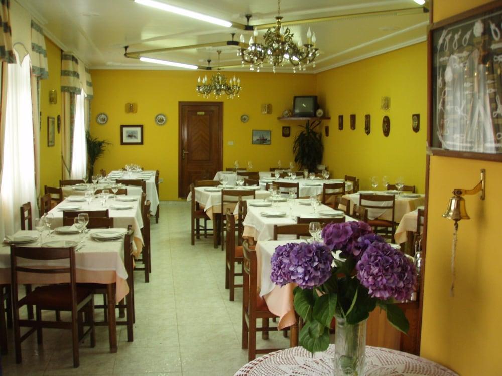 Hostal Restaurante La Cepa Cariño Eksteriør billede