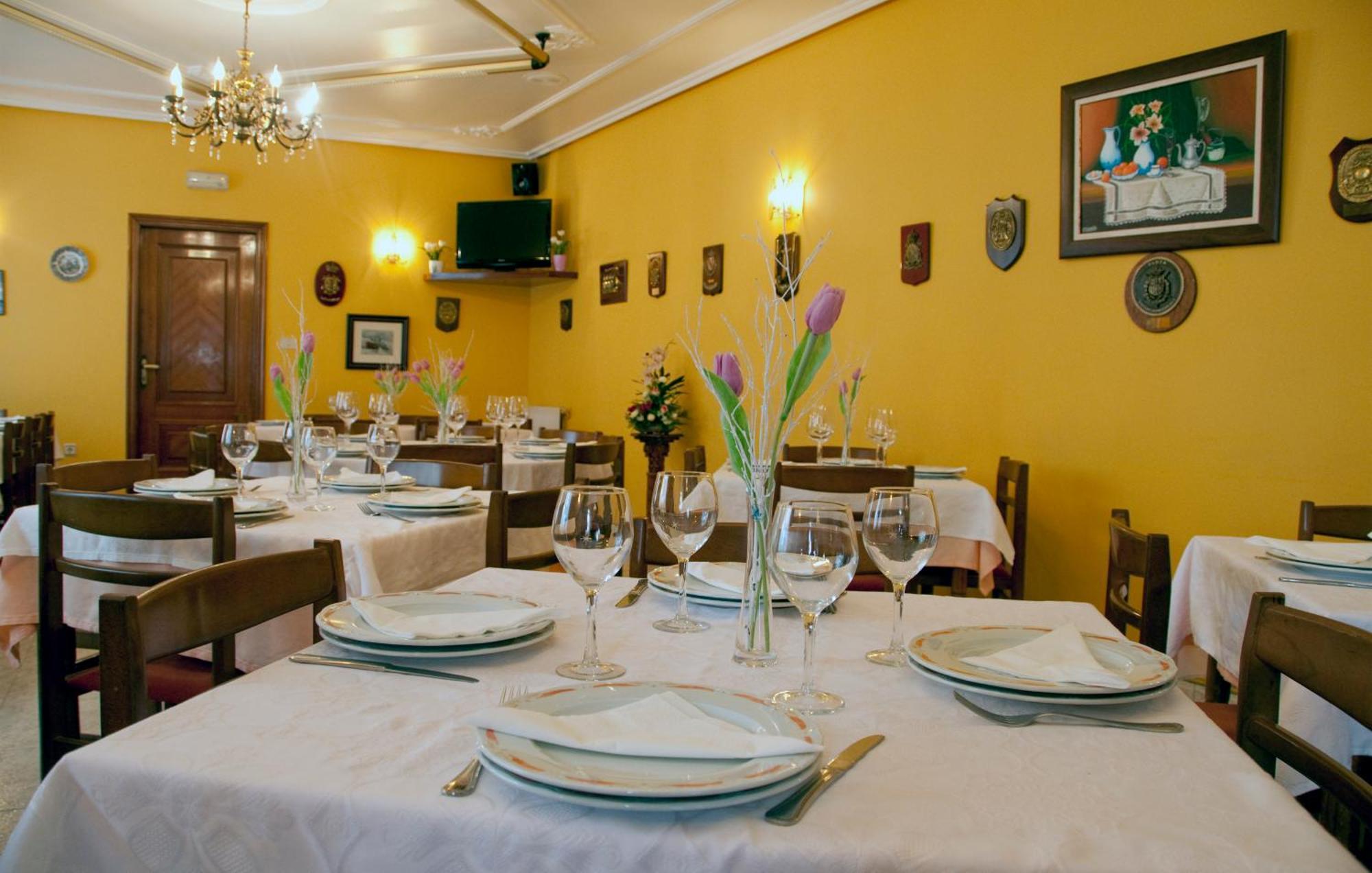 Hostal Restaurante La Cepa Cariño Eksteriør billede